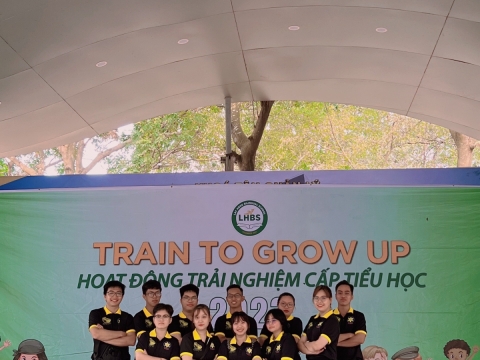 Train to Grow up Trường Song Ngữ Lạc Hồng