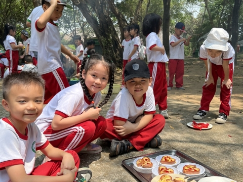 Train to Grow up Trường Song Ngữ Lạc Hồng