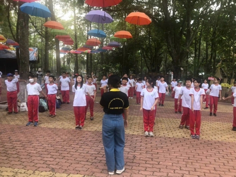 Train to Grow up Trường Song Ngữ Lạc Hồng