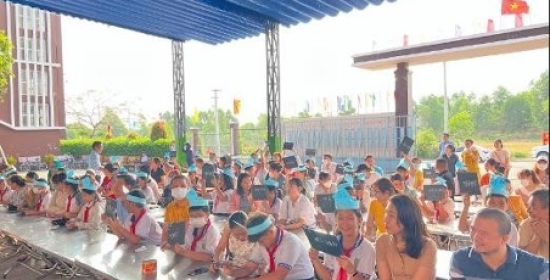 Tổ chức chương trình Game Show Đường lên đỉnh Olympia tại trường Tân Đông Hiệp - Dĩ An 